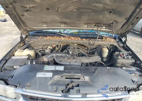 2002 Chevrolet Suburban 1500 Lt из США, поврежденный, VIN 1GNEC16Z12J155606